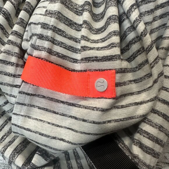 EUC Lululemon Vinyasa Scarf Rulu Customizable Snap ONE SIZE (Stripe Heathered) - Picture 5 of 10